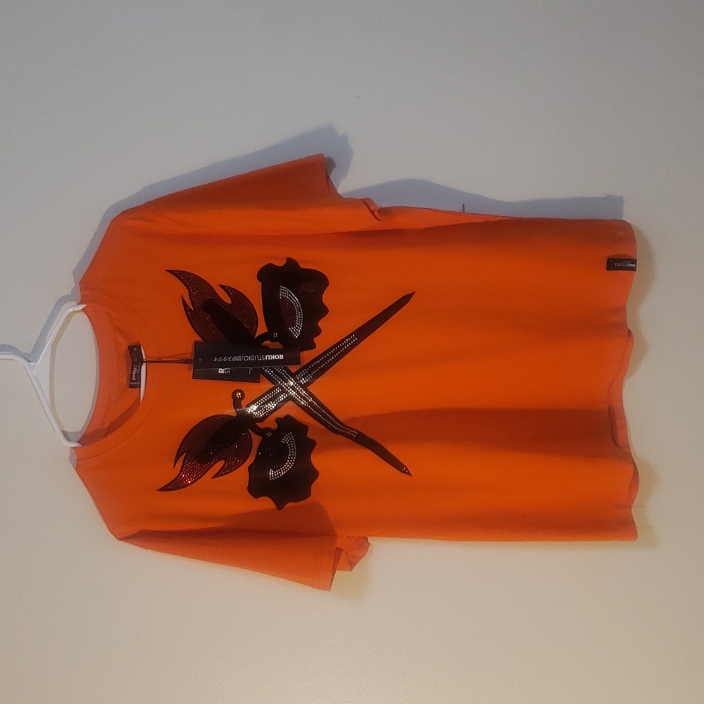 Roku Tee